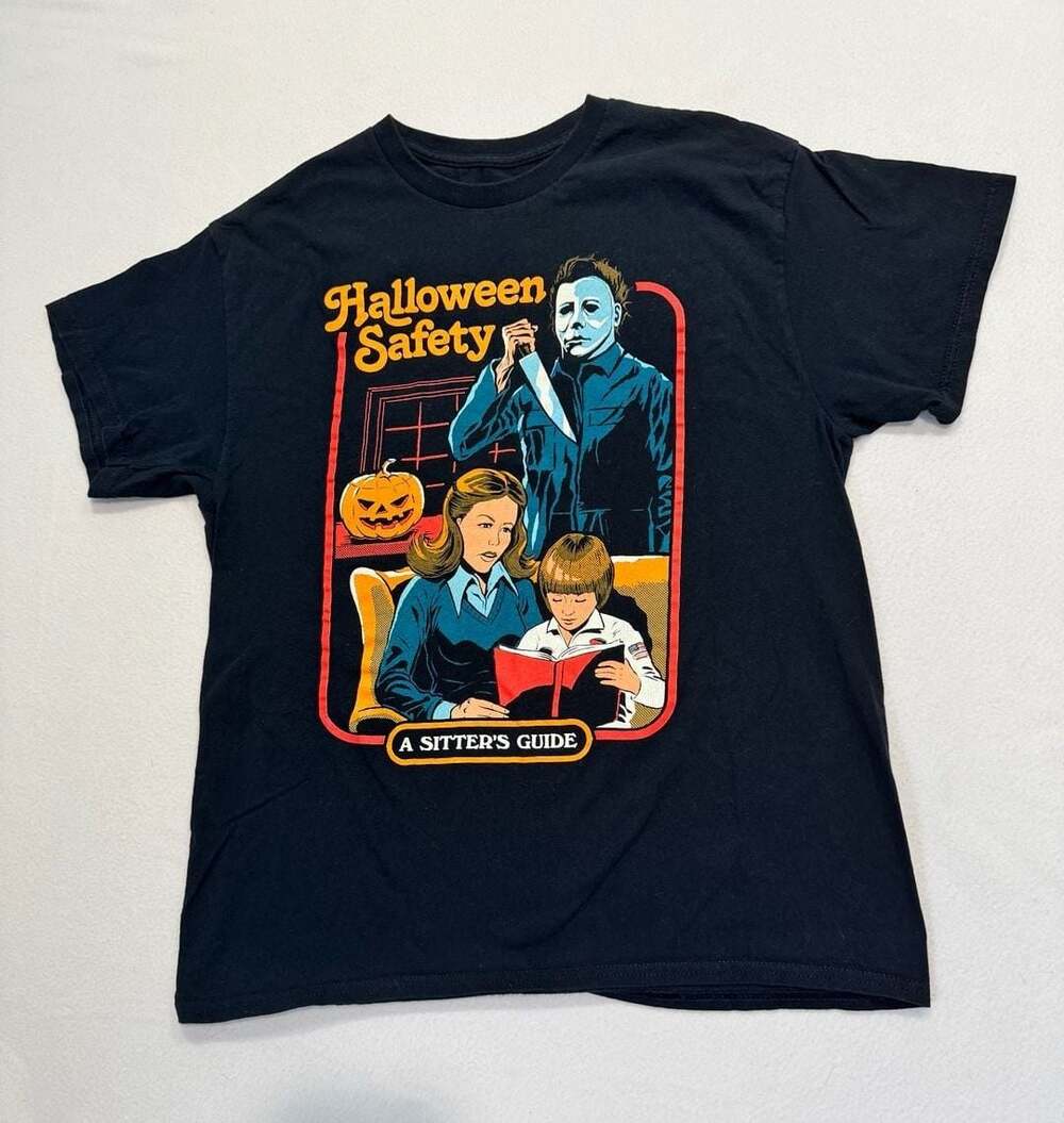 Goodie Two Sleeves John Carpenter's Halloween Michael Myers T-Shirt Size L